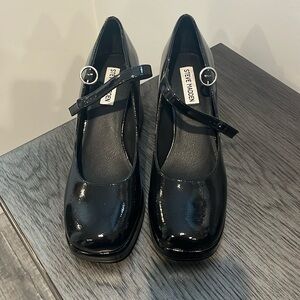 Steve Madden platform pumps